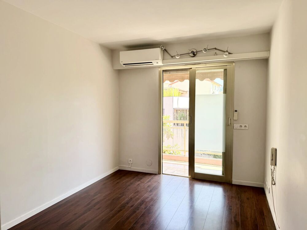 CANNES  Quartier des Anglais - Appartement 3 pièces avec un par
