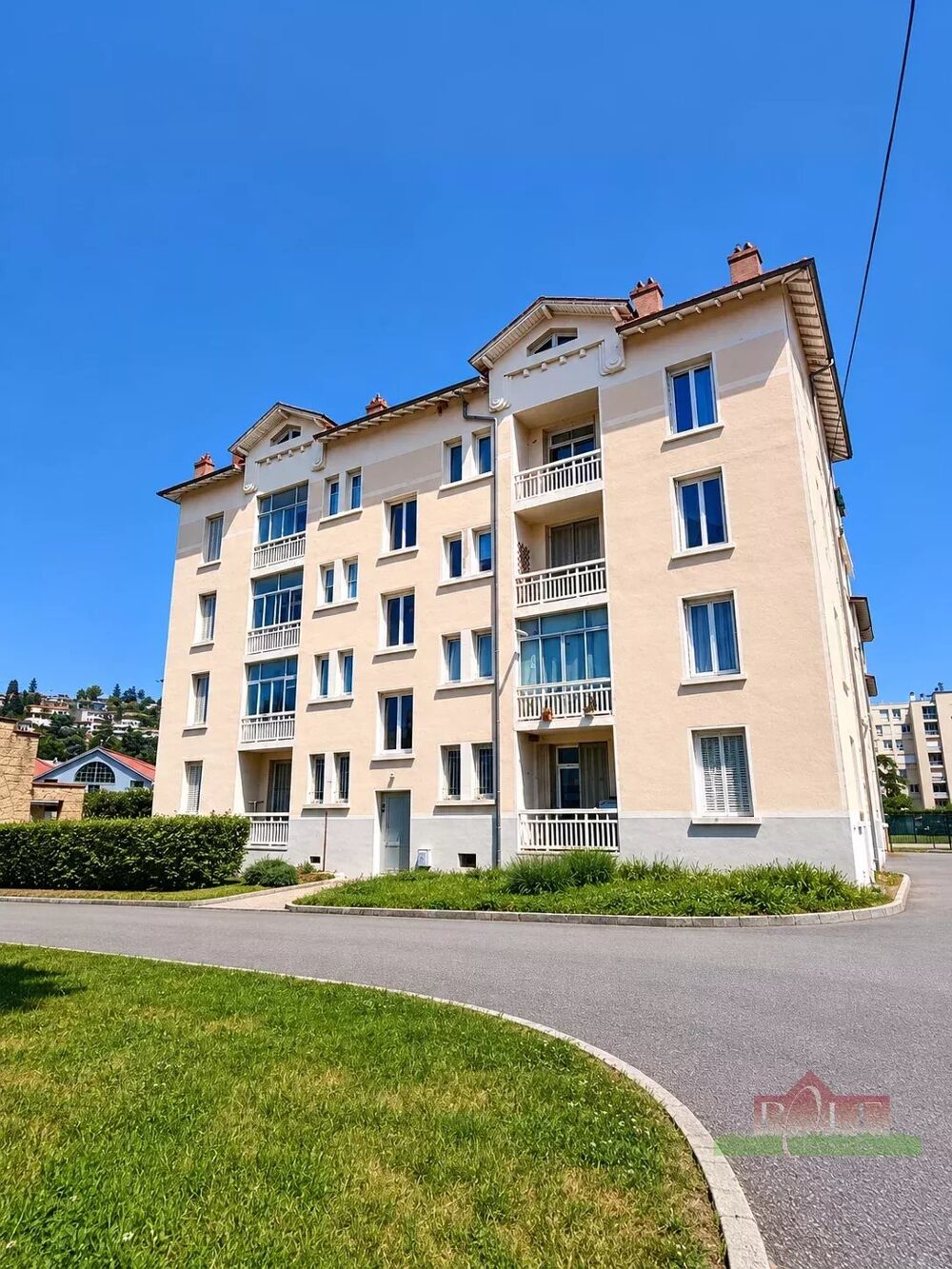 T3 de 51 m²  Balcon, cave, grenier et parking  Vienne Estressi