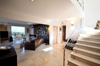  Villa  vendre 6 pices 300 m