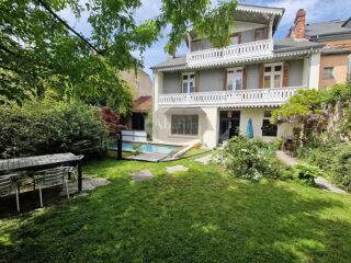  Villa à vendre 10 pièces 217 m²