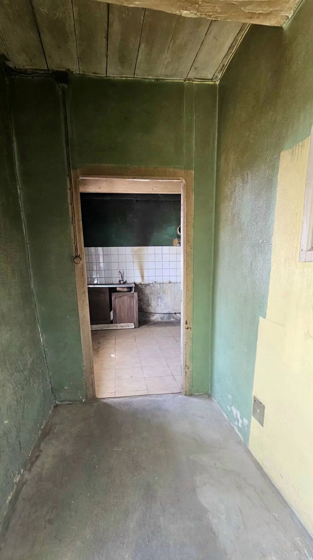 EXCLUSIVITÉ - CHARMANTE MAISON À RÉNOVER À PRAT - 2 CHAMBRES