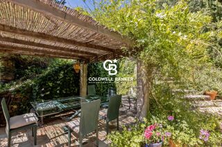 Villa à vendre 15 + pièces 620 m²