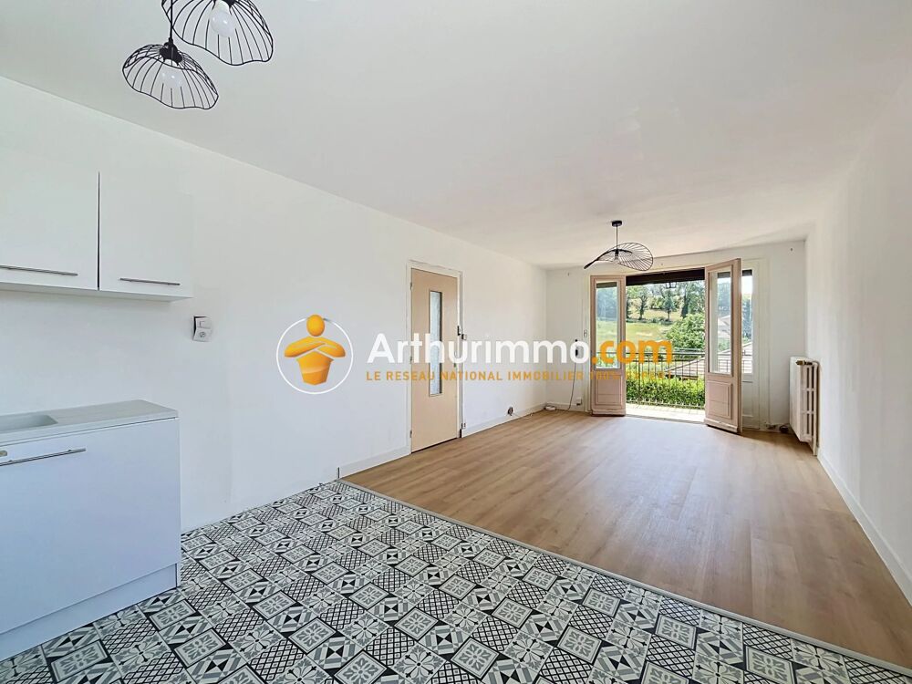 À Montagnieu, votre future maison familiale à rénover  4 chambr