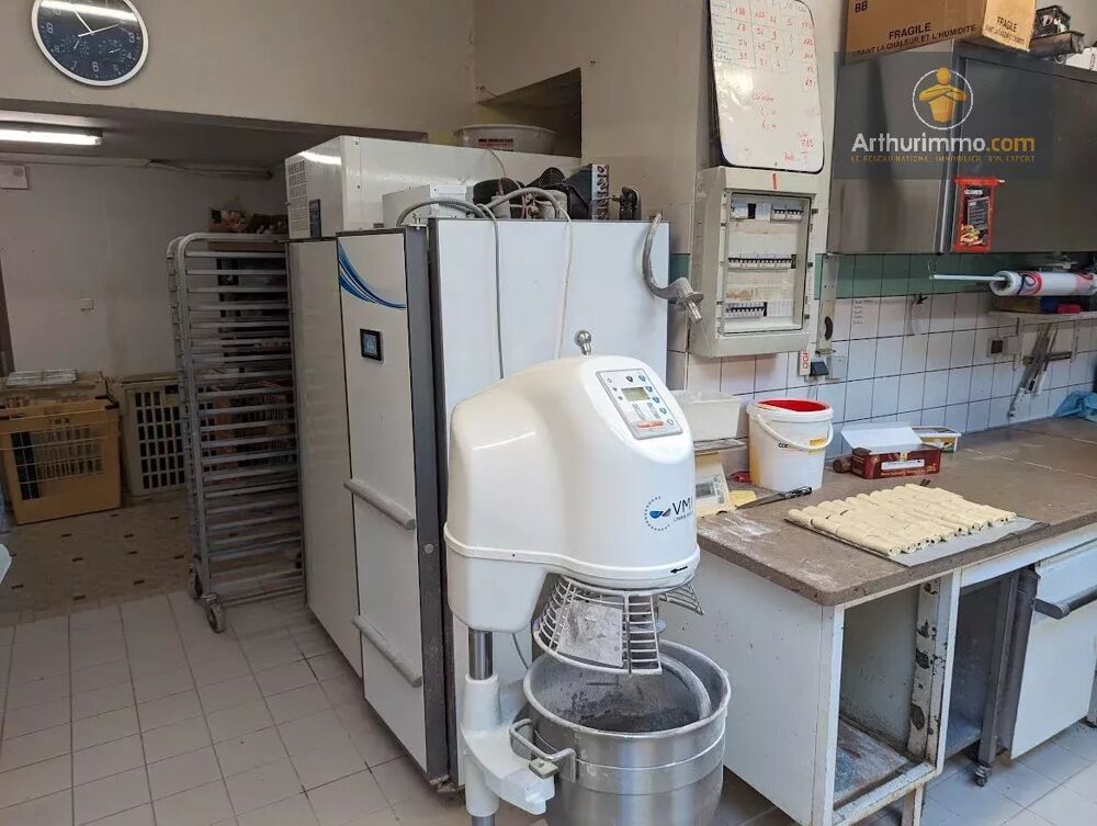 Vente Immeuble INVESTISSEMENT LOCATIF : CAMPÉNÉAC IMMEUBLE AVEC LOCAL COMMERCIA Ploërmel