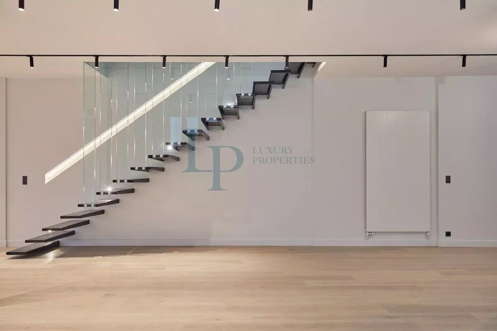 Vente Villa MAISON DE VILLE AVEC COMMERCIALITÉ - MONTMARTRE Paris 18