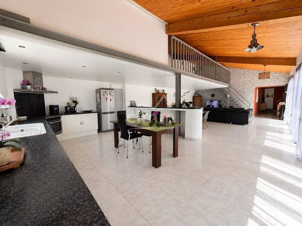Vente Maison MAISON T5 AVEC GARAGE ET 6587 M² DE TERRAIN Sisteron
