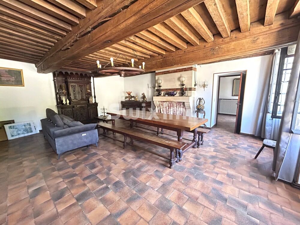 Vente Maison Propriété avec dépendances sur un terrain de 37 500m² Joux-la-ville