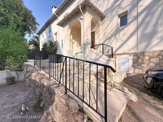  Immeuble � vendre 740 m�