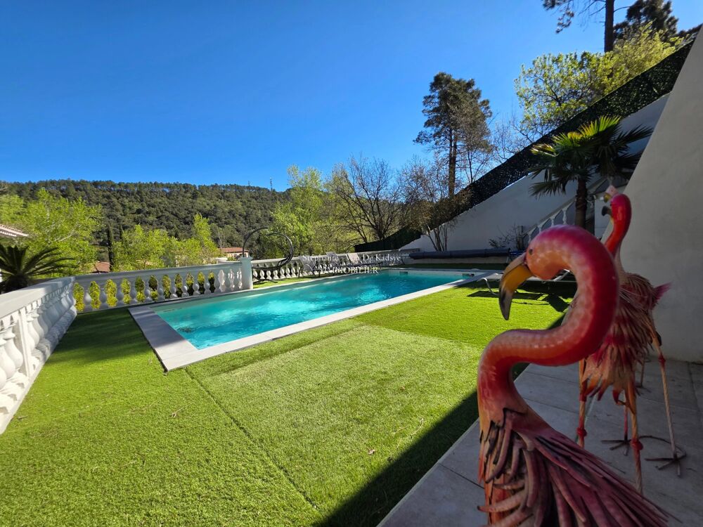 Villa 200m² -4 chambres - dépendance 2chambres -piscine.
