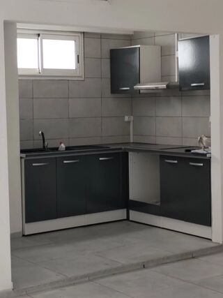  Appartement à louer 2 pièces 95 m²