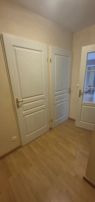  Appartement à louer 3 pièces 72 m²