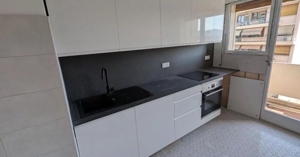 Location Appartement Trois pièces de 80m² avec cave, terrasse et deux balcons Cannes