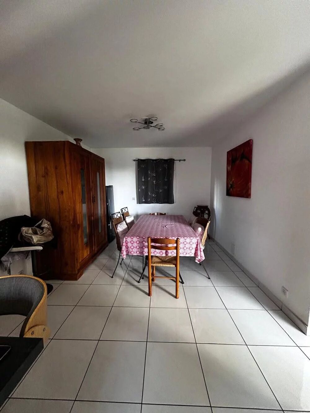 Location Maison Maison - 6 pièces - 200 m² Sainte-suzanne