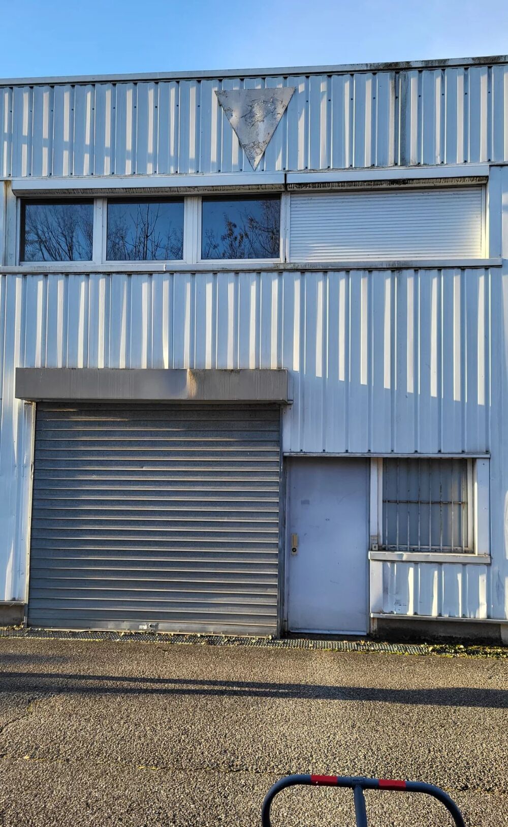   lOCAL PROFESSIONNEL ET BUREAUX 