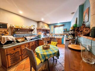  Maison  vendre 7 pices 240 m