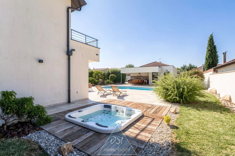 Maison d'Architecte Contemporaine de 210 m²  Piscine, Jacuzzi s