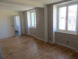  Appartement à louer 2 pièces 65 m²