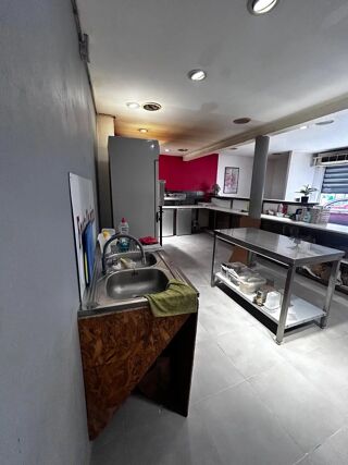   local professionnel ou commercial - 50 m² Saint-benoît