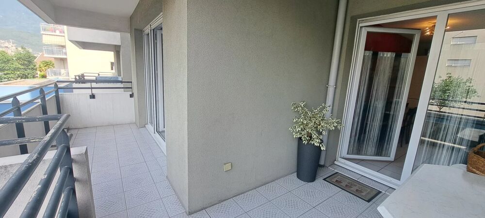 Vente Appartement ECHIROLLES - T4 de 83 m2, poss de garage Échirolles