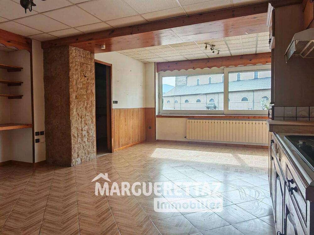 Vente Appartement Appartement 2 pièces de 71,6 m² à rénover – 1er étage – Au cœur Taninges