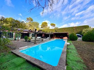 Vente Maison Mougins au calme maison plain pied terrain plat avec piscine Mougins