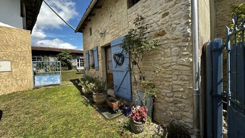 Jolie maison en pierre avec piscine 275000 Saint-Angeau (16230)