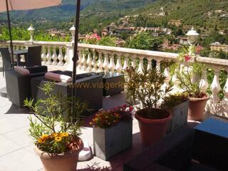  Maison  vendre 15 + pices 647 m