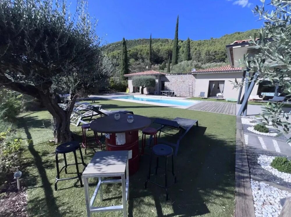 MAISON D'EXCEPTION - SOLLIES TOUCAS