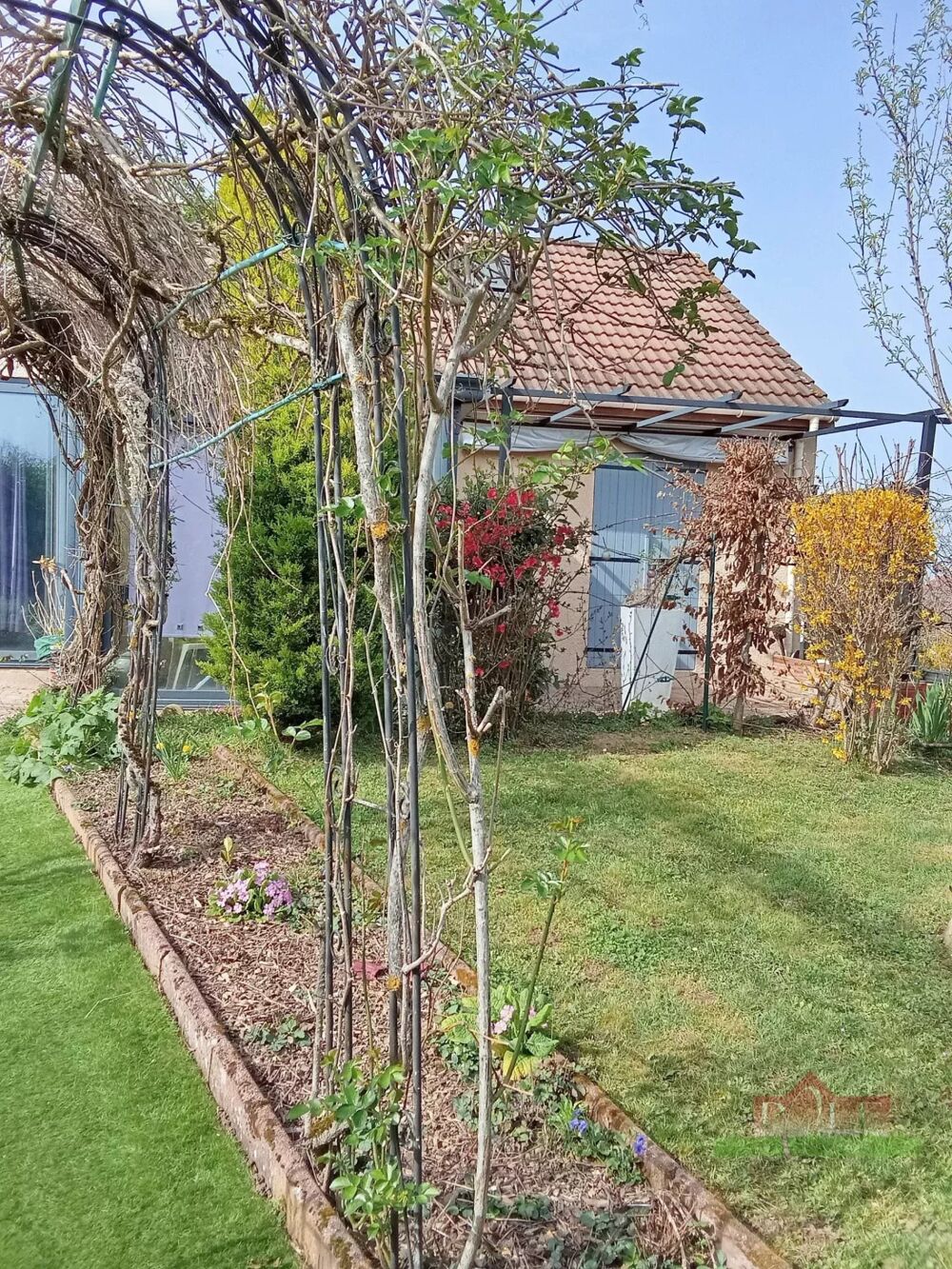 NERIS LES BAINS, Villa T6 de 148m² avec terrain de 1200 m².