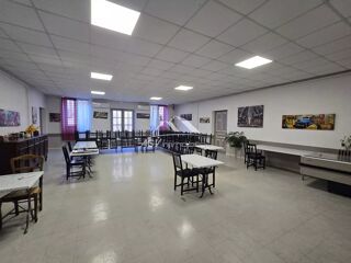  Immeuble à vendre 15 + pièces 750 m²