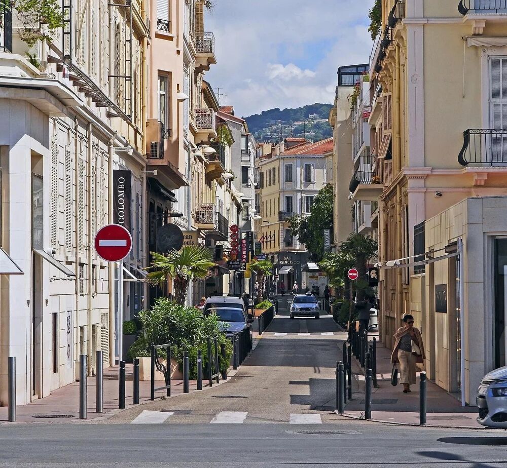 Vente Appartement CANNES BANANE - FACE PALAIS DES FESTIVALS - DERNIER �TAGE Cannes