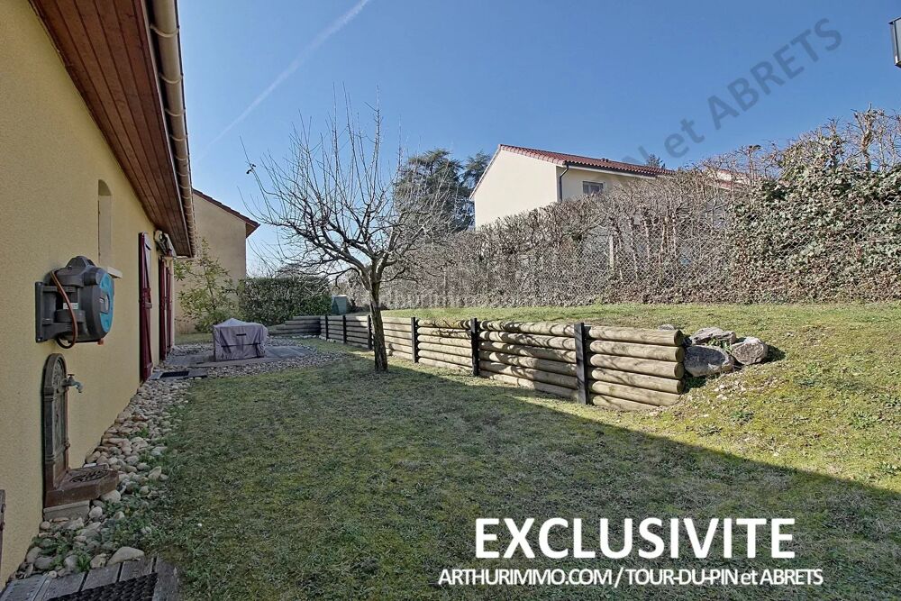 Maison T6 avec tous commerces accessibles à pied !