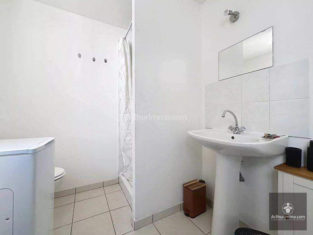 Location Appartement ROANNE HYPERCENTRE – APPARTEMENT T2 AU DERNIER ÉTAGE Roanne