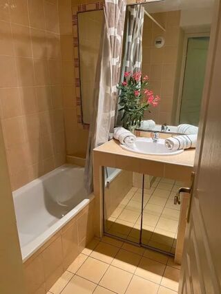  Appartement à louer 2 pièces 45 m²