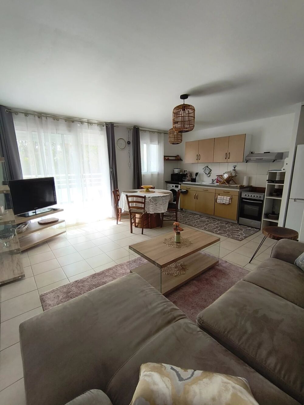 Location Appartement Appartement meublé - 2 pièces - 48 m² Sainte-clotilde