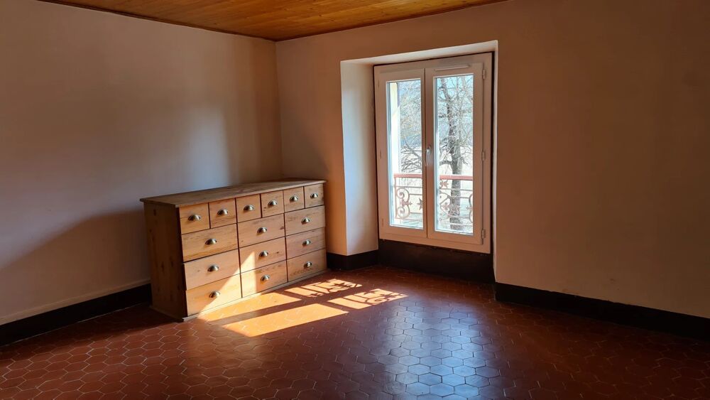 Location Appartement MAISON DE VILLAGE SUR 3 NIVEAUX AVEC CAVES Valderoure