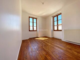  Appartement à louer 3 pièces 75 m²