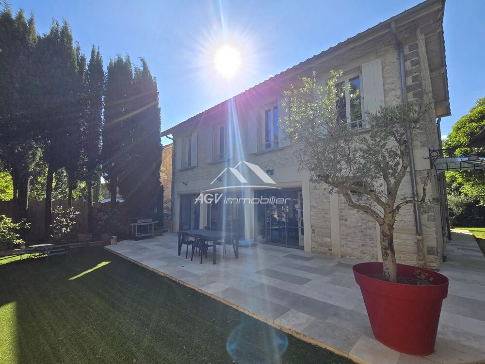 Maison en pierres de 177m² habitable, 1871 m² de terrain aux por