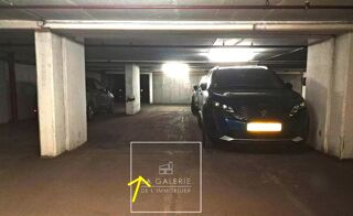  Parking / Garage à vendre 