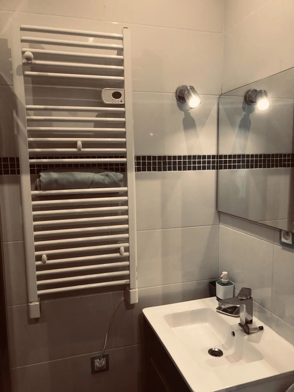 Location Appartement Chambre avec accès piscine sur le jardin Nice
