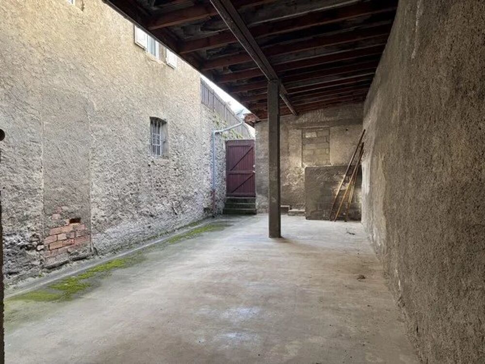 Vente Maison Maison avec deux garages de 33m² chacun, un  préau de 60m² La mure