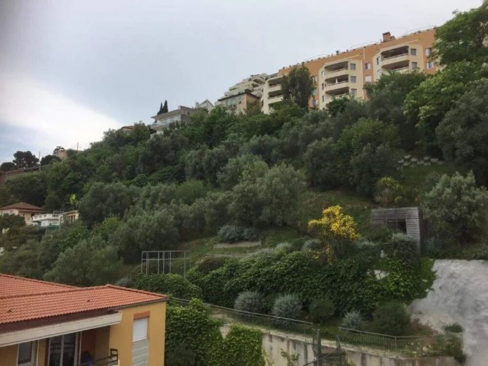 Studio avec balcon