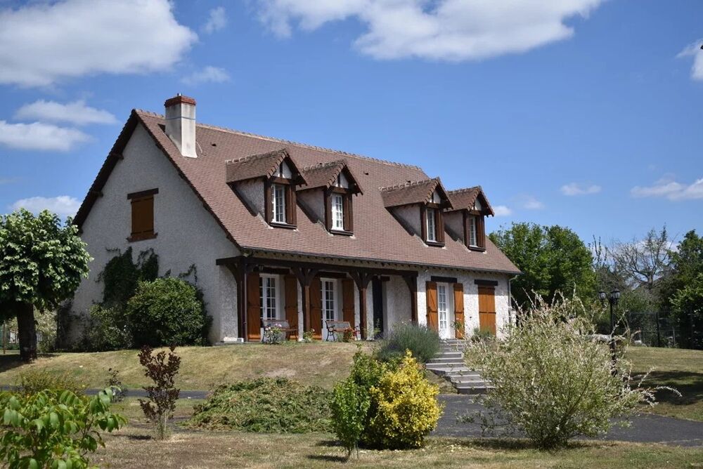 Vierzon Sud - Propriété T.7 - 6 chambres - 195 M²