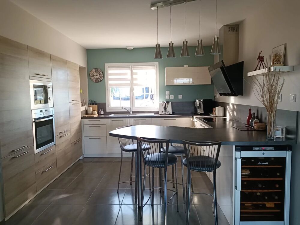 Vente Maison Mehun-sur-Yèvre - Maison de plain pied T.5 - 150 M² Mehun-sur-yèvre