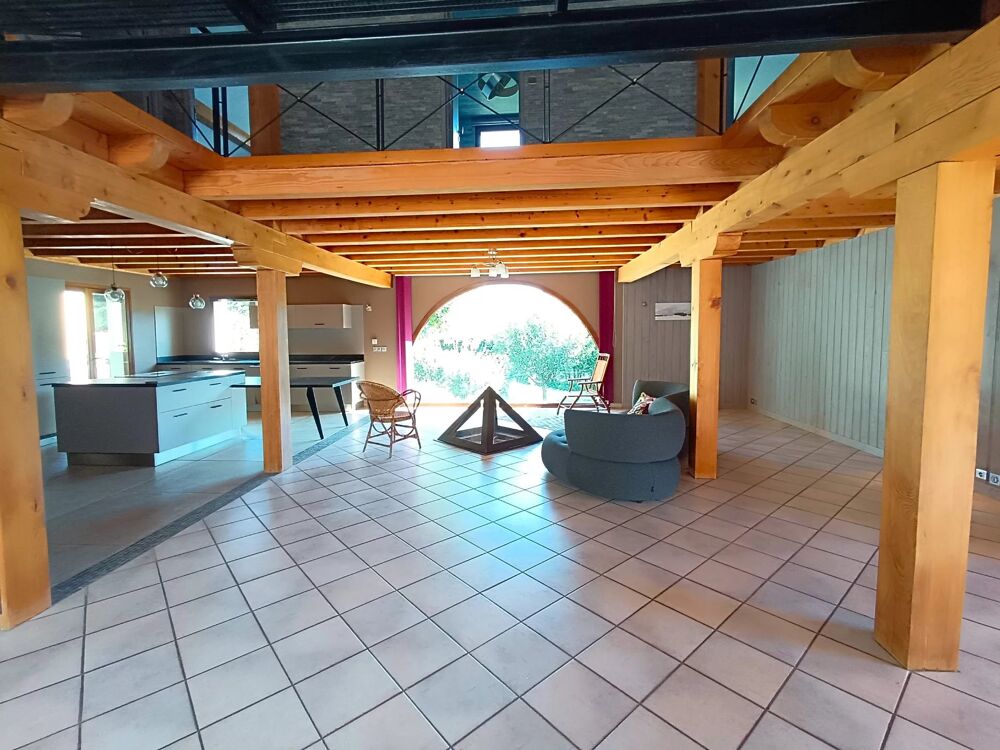 Méaudre .Grande propriété de 271m2 ,avec piscine et rendement lo