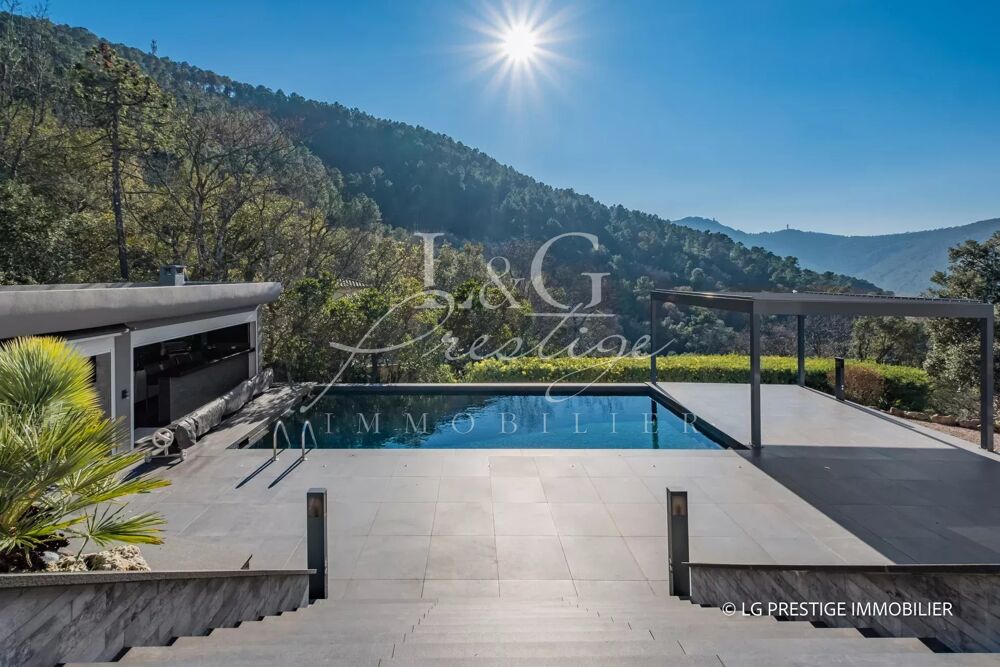 À Vendre Villa Fréjus avec Piscine, 8 Pièces, 350m²
