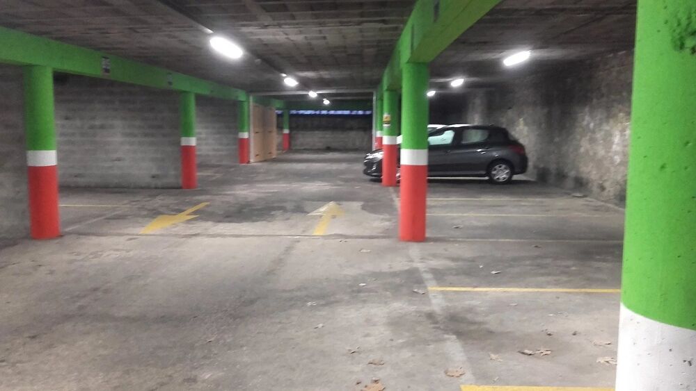 Location Parking/Garage Location parking couvert Boulogne rue des 2 ponts Boulogne-sur-mer