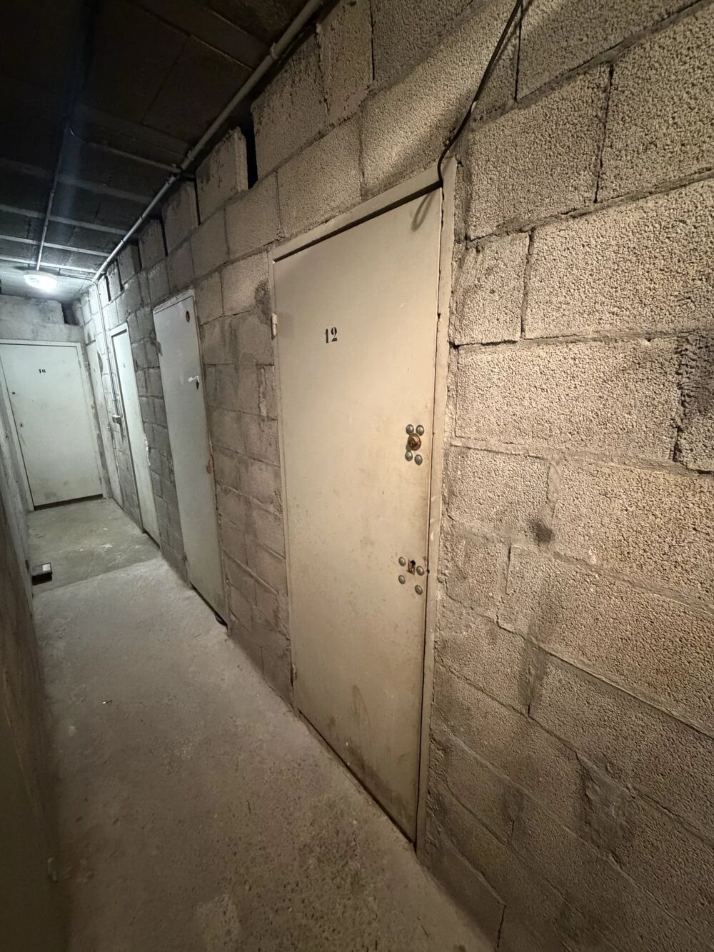 Vente Maison À VENDRE CAVE 4.18m² Nice