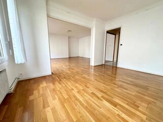  Appartement à louer 4 pièces 100 m²