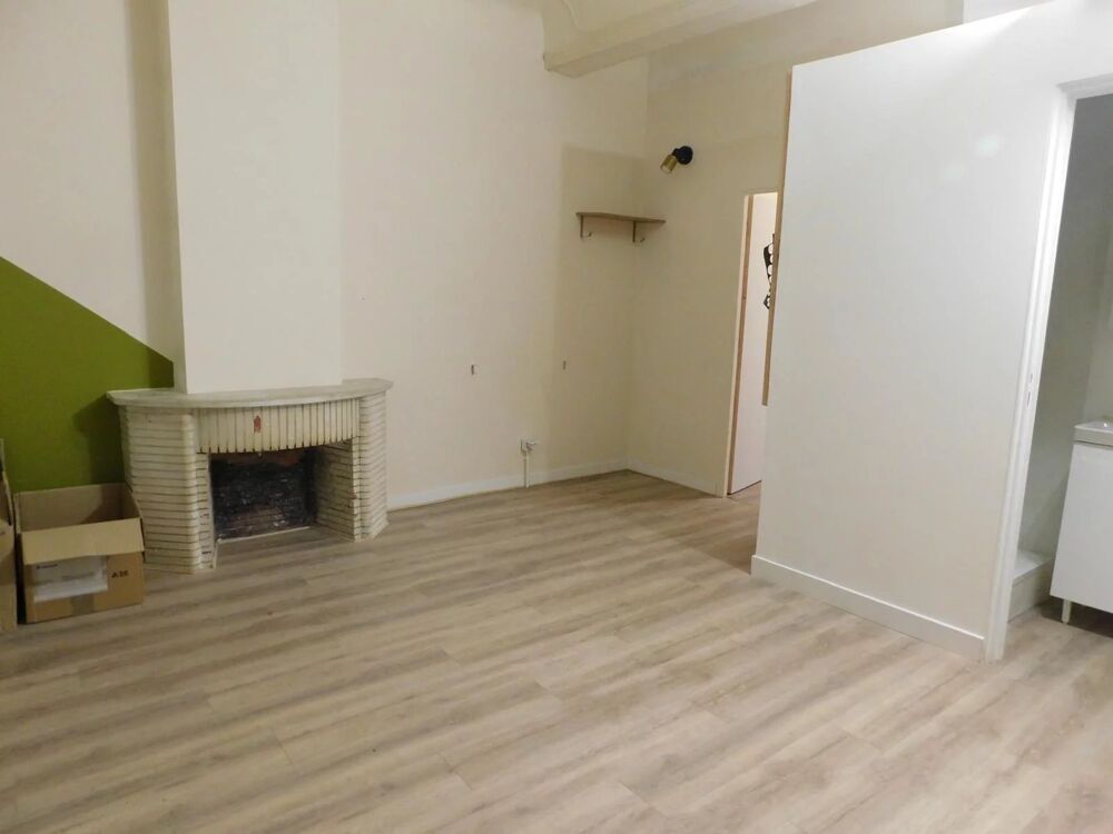 Vente Appartement Studio rénové Centre ancien - Place du Forum Arles